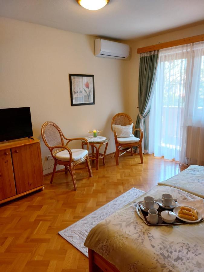 Toelgyes Apartment Hajduszoboszlo Bagian luar foto