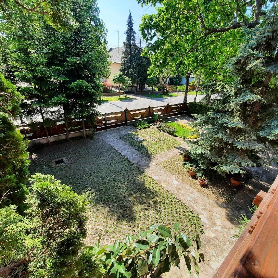 Toelgyes Apartment Hajduszoboszlo Bagian luar foto